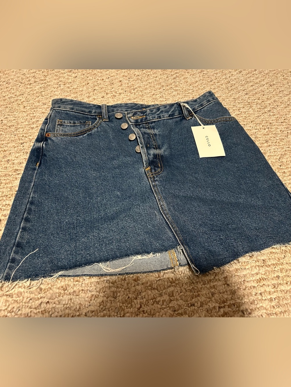 Short denim skirt